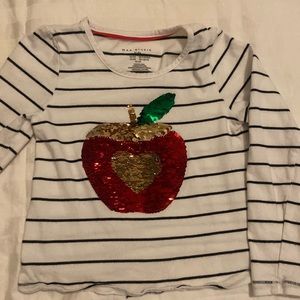 Cute cropped long sleeve shirt by Max Studio kids. The Apple is made of sequins.